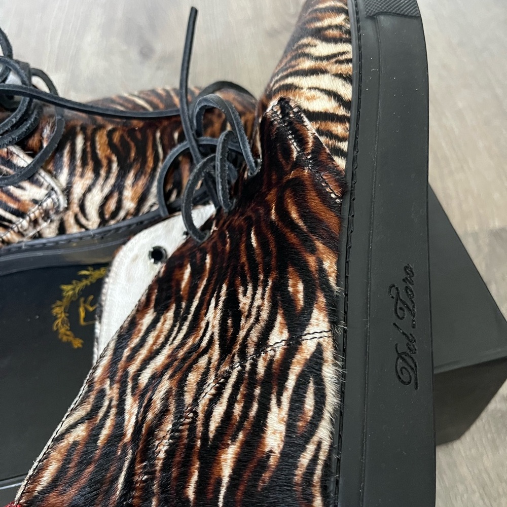 Del Toro Chukka Sneakers for sale. They are in very RARE. Awesome condition